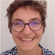 Etudiante en communication et allemand donne des cours particuliers aux collégiens et élèves de primaire